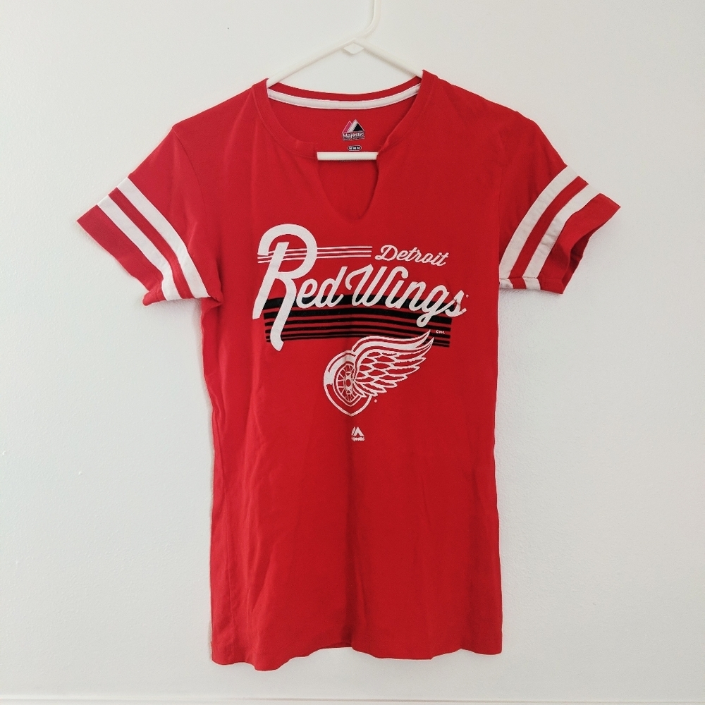 Red Wings Hockey Split Neck Tee